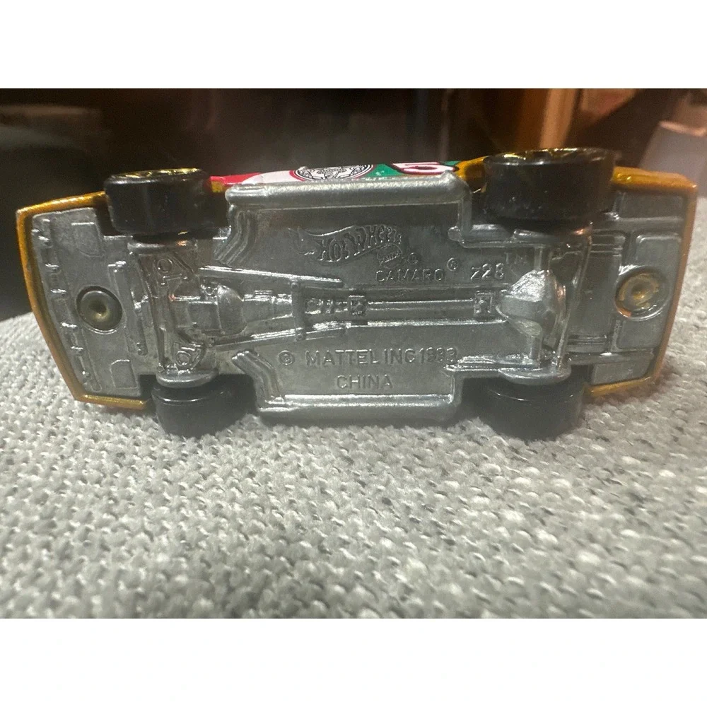 Hot‎ Wheels 1988 Camaro z28 Mexico 5 Gold Diecast Toy Car